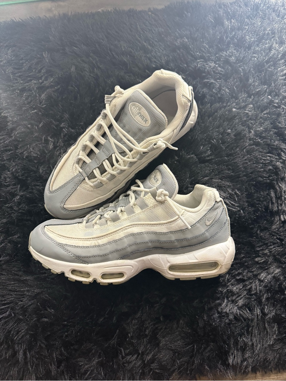 Nike Men’s Air Max 95 Sneakers - Light Gray & Cream